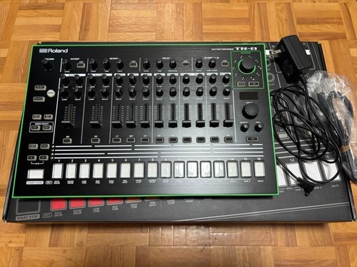 Roland rhythm performer - tr-8,