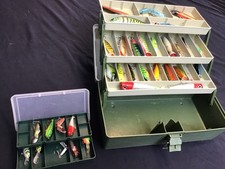 Vintage 34 x fishing lures complete with snowbee box Collectors Items