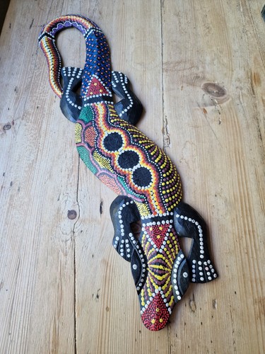 Hand carved wooden gecko wall - hand,