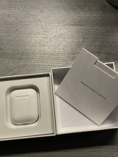 /IN STOCK/ APPLE AIRPODS (2ND