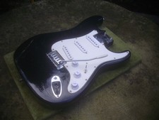 BURSWOOD BLACK  STRAT  STYLE