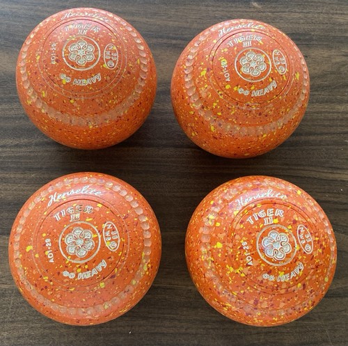 Henselite lawn bowls set - henselite, of