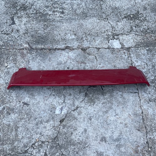 Toyota auris red rear boot - red,