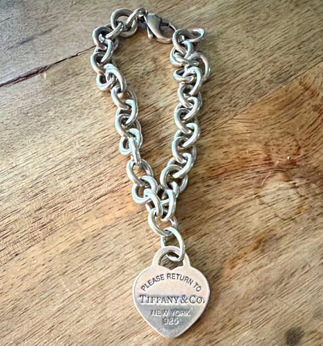 Tiffany return to - &,