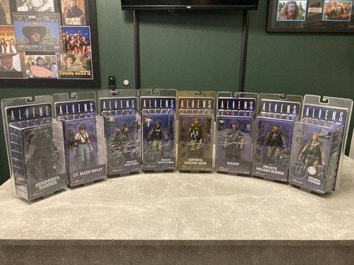 Neca aliens figures - neca,