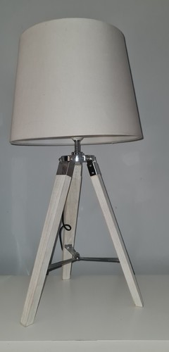 Wooden tripod table - lamp, white