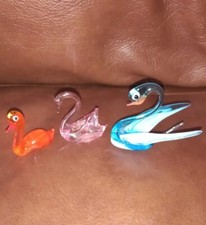 Swans, 1960s Vintage Hand Blown Small glass Swans, Beautiful Colours Nice Pieces