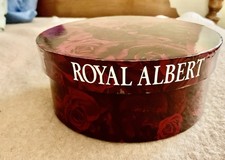 Royal Albert Round Box With
