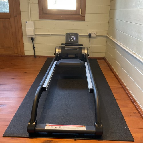 Fitness club rowing machine - club,
