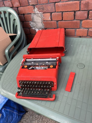 Olivetti valentine typewriter - olivetti,