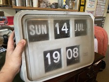 Grayson Quartz Flip clock