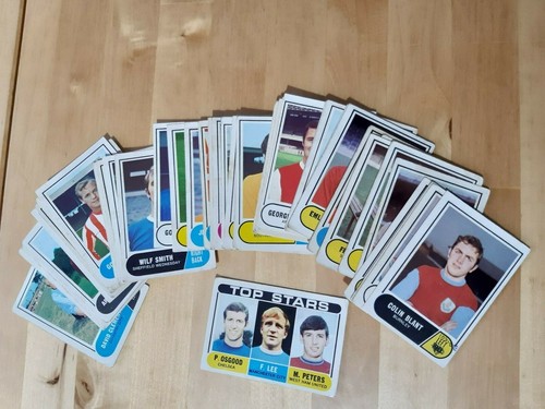 Football cards 1969 green - football,