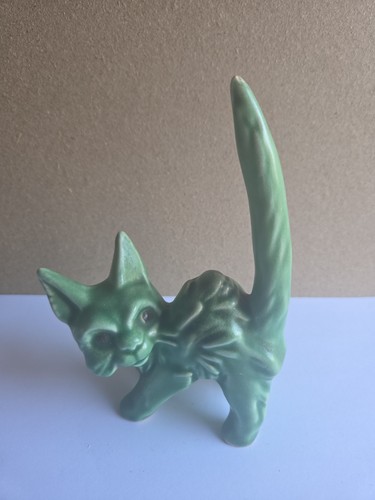 Sylvac green scared cat - green,