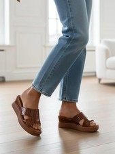 Ladies Clogs Camel Color