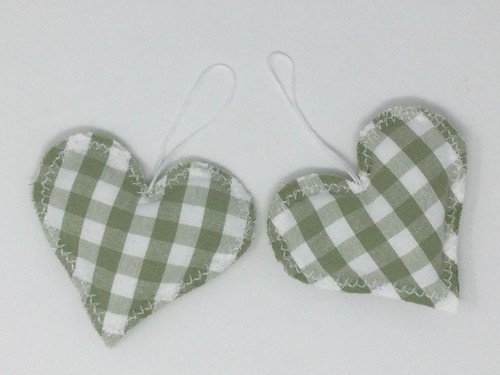 Pair heart door hangers in - of,