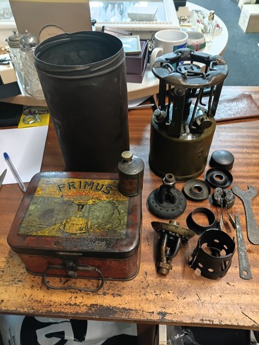 Hurlock stove with primus tin - stove,