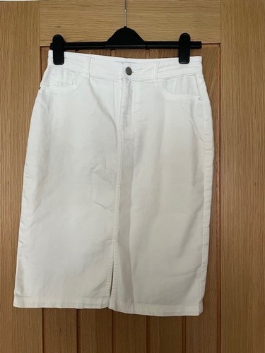 White ladies knee - -length, denim