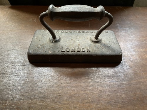 Antique iron for snooker pool - for,
