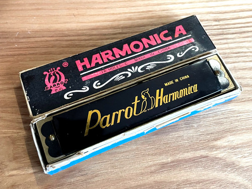 Vintage parrot harmonica - ,
