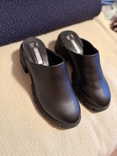 Women’s Black Slip On Heeled