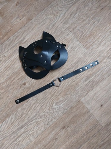 Catwoman mask with collar - with,