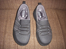 PAVERS   LADIES SIZE  4  WIDE MEMORY FOAM  GREY BLACK   SLIP ON FLAT NEW