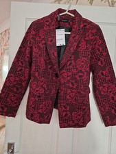 James Lakeland Red Black