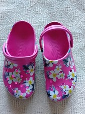 Ladies Pink Crocs Size  6
