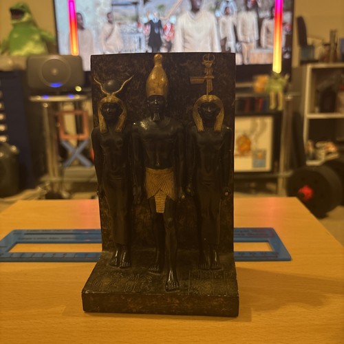 Triad menkaure egyptian - triad, of