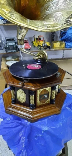 Gramophone working wind up - working, wind-up