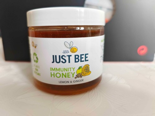 Just bee immunity - bee, lemon