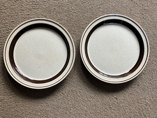 A PAIR OF UNUSED VINTAGE  BRENDAN ERIN STONE ARKLOW IRELAND PLATES 19 cms EXCELL