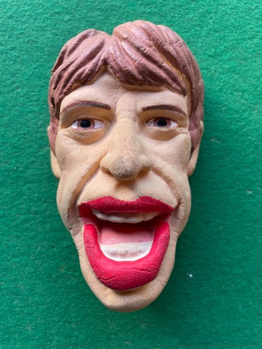 Spitting image finger puppet - spitting,