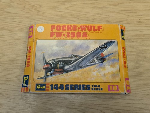 Revell 144 focke wulf - 1,