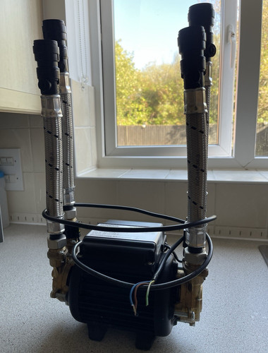 Shower pump with twin - shower,