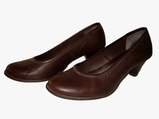 Woman's MOVE ON dark brown leather low heel court shoes UK6 / 6.5 / 6 & 1/2