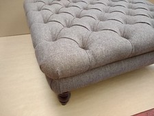 Square chesterfield buttoned - square,
