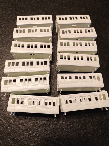 12x wheel hornby coach - 4,