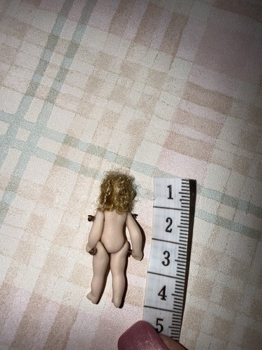 Dolls house figure scale - figure, 1/12