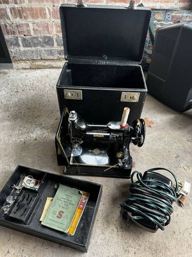 Singer featherweight 221k