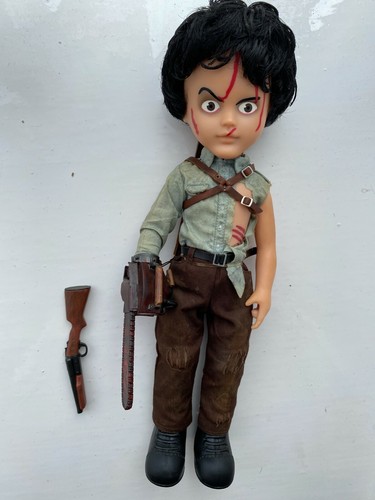 Mezco living dead dolls - living,