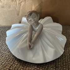 Nao Lladro “dance class”