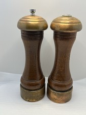 LEEDS Wood And Brass Salt