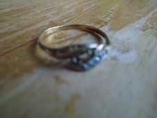 9ct. Gold band Diamond Cluster Ring petit of some age