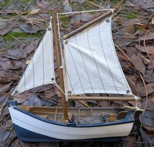 VINTAGE 8" MODEL SAILING  BOAT