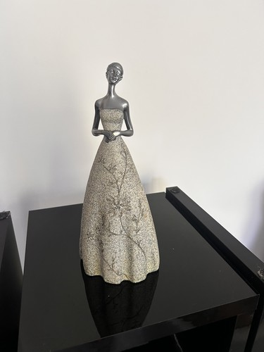 Contemporary lady figurine - lady,