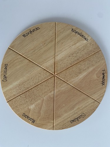 Round wooden pizza - pizza, cutting