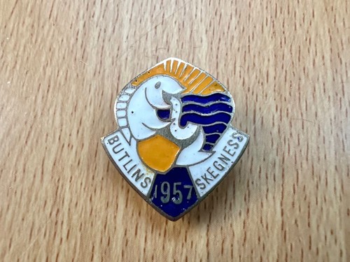 Butlins skegness enamel pin - enamel,