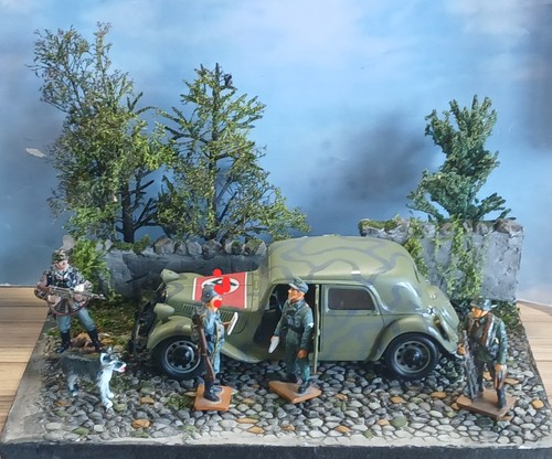 Ww2 german diecast staff - ,