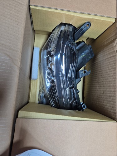 Toyota auris headlight - toyota, os